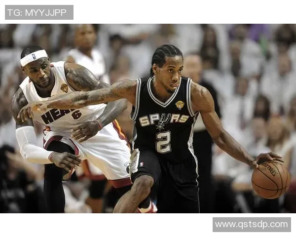 马刺与热火第四场激战回顾关键时刻决定胜负的精彩瞬间分析