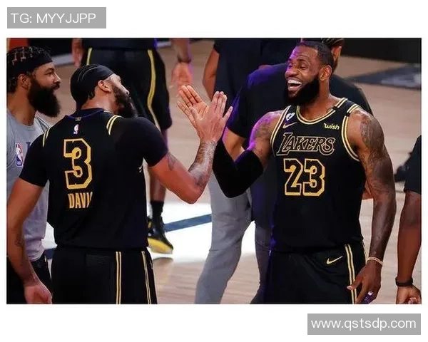 湖人快船激战第四节精彩回顾与关键时刻分析 湖人快船激战第四节精彩回顾与关键时刻分析